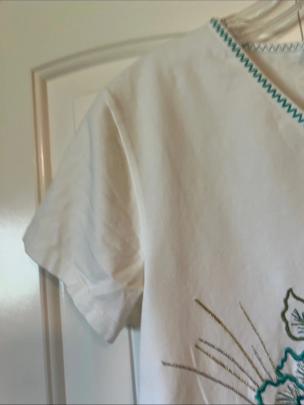 JM Collection White Floral Embroidered V-Neck Top